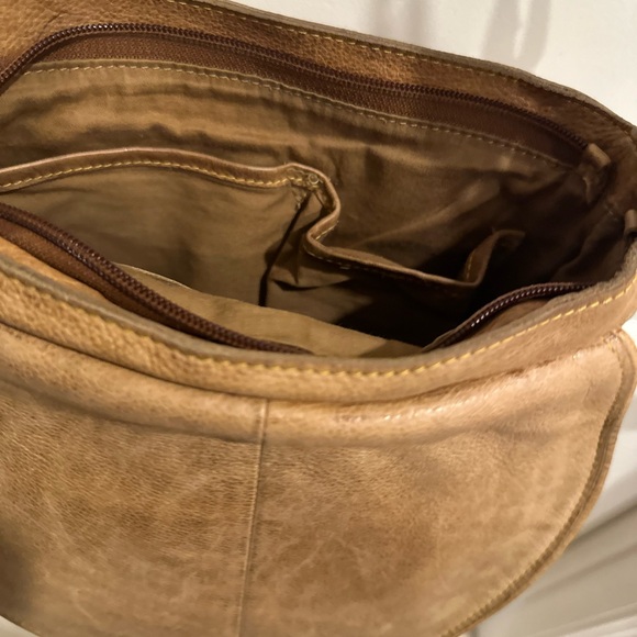 Genuine Leather Circle Flap Crossbody Bag - Picture 4 of 8